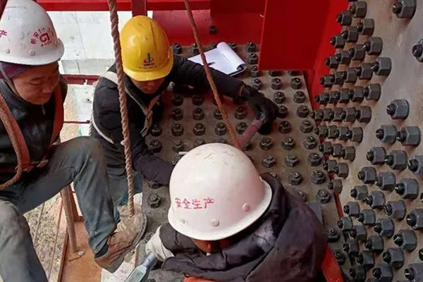 貴州云霧大橋2.6萬余顆高強(qiáng)螺栓現(xiàn)場終擰扭矩檢測項目